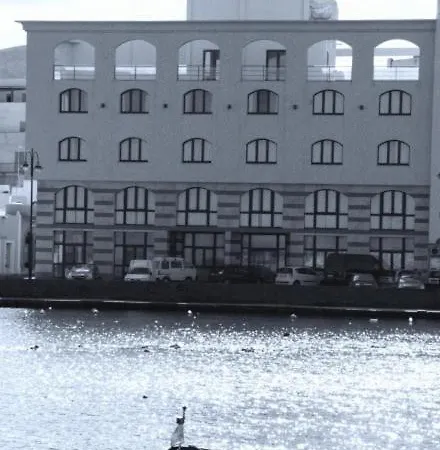 Yacht Marina Hotel